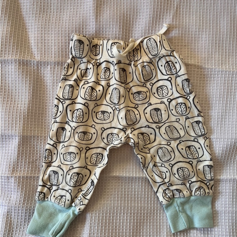 Adorable Baby Bear Leggings! (12 months)
